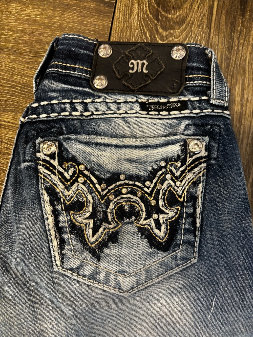 Miss Me Dark Wash Embroidered Pocket Skinny Jeans - faded Blue